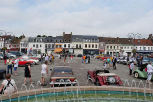 Rassemblement de voitures anciennes @ Place du Général De Gaulle