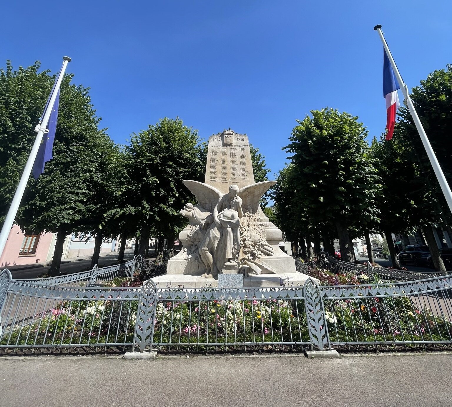Commémoration de la Victoire remportée par les armées françaises et alliées en 1945